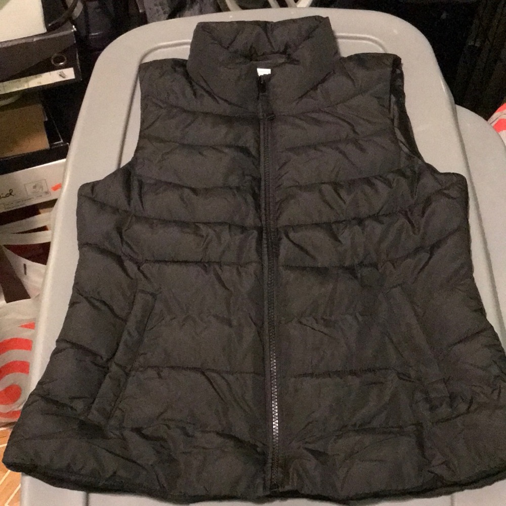 Gap black vest